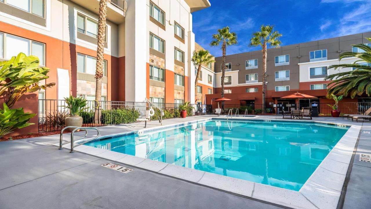 Holiday Inn Express Fremont - Milpitas Central By Ihg Exterior foto
